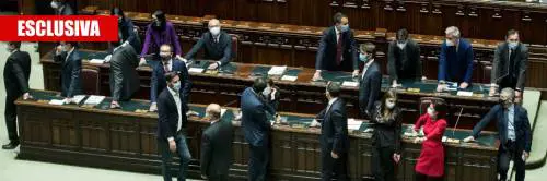 “Ci farà tornare”, “Matteo no...” La guerra segreta Renzi-Conte