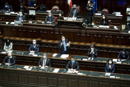 "La crisi fa salire lo spread..." Ultima bufala di Conte in aula
