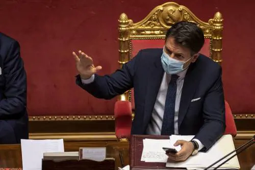 Conte studia il rimpasto: arriva il "regalo" per i voltagabbana?