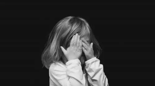 Se per la pedopornografia può essere condannato anche chi "ospita" un sito