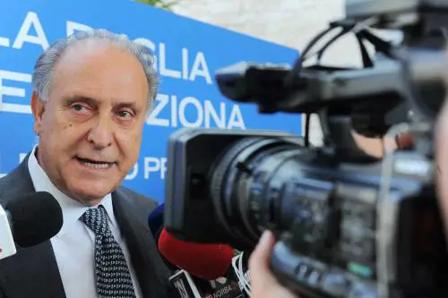 "Si vince con i moderati uniti. Scandalose. le frasi di Calenda"
