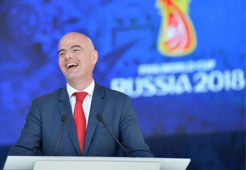Fifa contro Superlega. Calciatori minacciati nella guerra del pallone