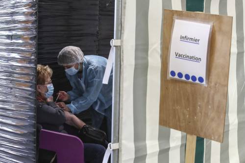 Il focolaio "impazzito" a Parigi Ora spunta una nuova variante