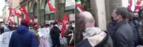 "Siete spazzatura! Viscidi, via!". Dem contestati al centenario del Pci