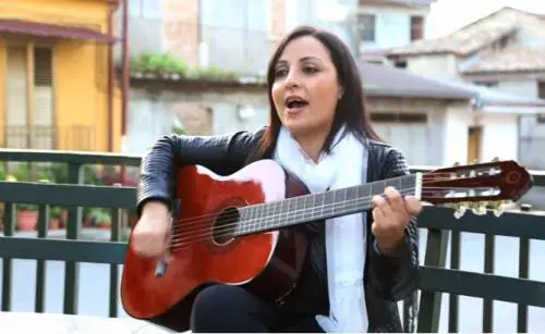 "Sparate alla polizia, viva i boss": quelle canzoni choc pro mafia 