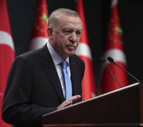 Erdogan ora prepara la flotta: navi pronte a sfidare la Grecia