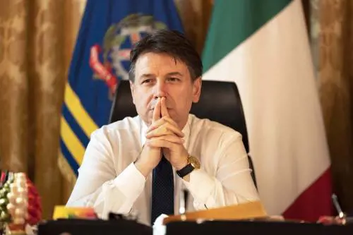 La tela di Penelope di veti e controveti che compromette il tris di Giuseppi