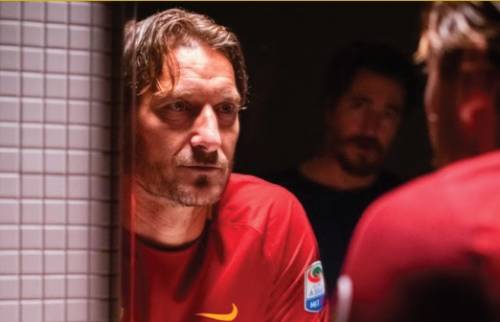 "Manda un po' n'attimo indietro": il documentario su Totti