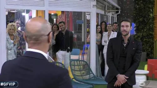 Gf Vip, rancore e poca empatia nell'incontro tra i Zenga: "Prenditi le tue responsabilità"