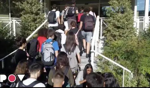 Arriva "Pov- I primi anni", serie dedicata all'esordio dei ragazzi al liceo