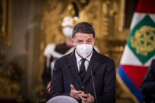 Renzi si autoincensa per la vittoria politica: "Sì incondizionato, siamo accanto al premier"