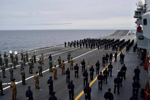 Portaerei Cavour verso gli Usa: la Marina ora prepara i caccia