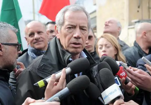 Il governo ostacola Bertolaso: "Da Roma negano un aiuto"