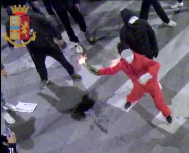 Proteste anti dpcm, misero Firenze a ferro e fuoco: scattano arresti e denunce