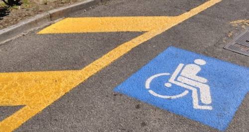 Trent'anni per ottenere il posto auto per disabili per la malattia della figlia