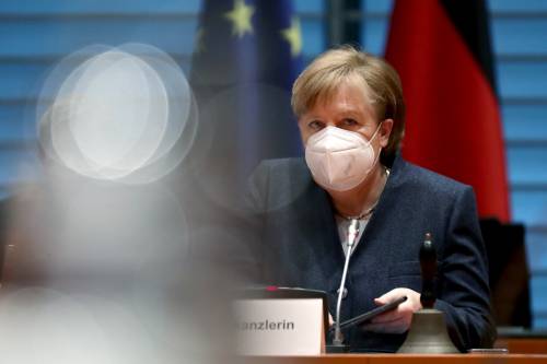 Allarme rosso per la Germania: adesso la Merkel rischia il crac