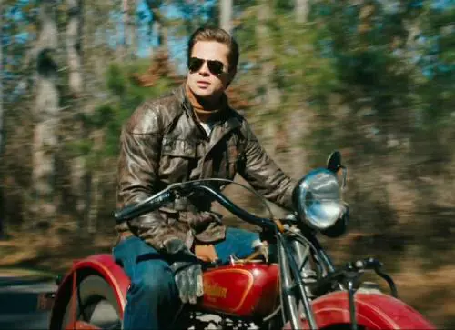 Il curioso caso di Benjamin Button, la storia dell'uomo colpito 7 volte da un fulmine