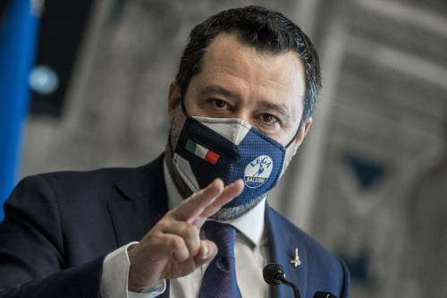 Metamorfosi Salvini: nessun veto a Draghi. Ed evita polemiche sull'immigrazione