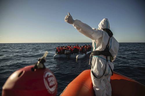 Quei migranti "fantasma": la prima vera sfida per Draghi