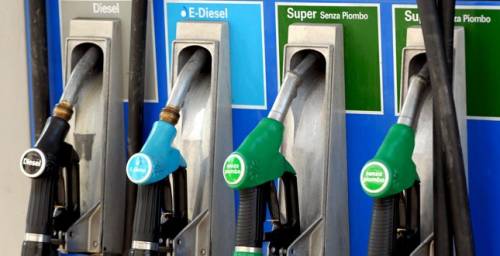 Quanto costerebbe un litro di benzina senza le accise?