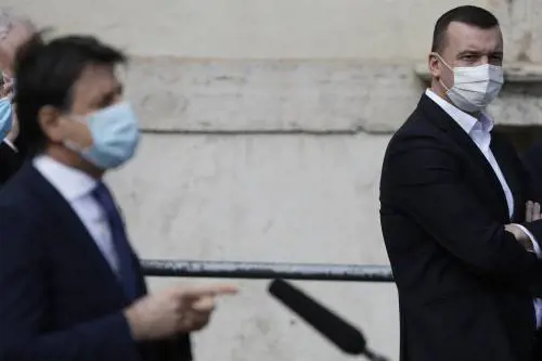Casalino scarica senza pietà Conte: "Ora sono ubriaco di libertà, con lui lavoravo 23 ore"