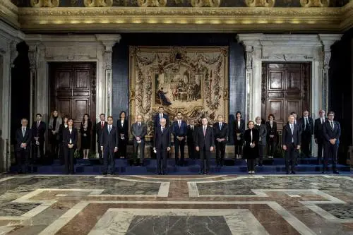 Il giuramento, poi il primo Cdm: così inizia il governo Draghi
