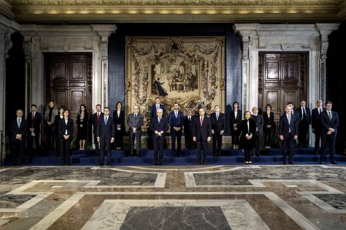 Blu e nero: ministri uniti dall'eleganza Svettano Cartabia, Carfagna e Gelmini