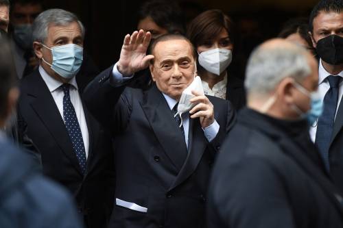 Berlusconi ora applaude. "Draghi segue la strada indicata da Forza Italia"