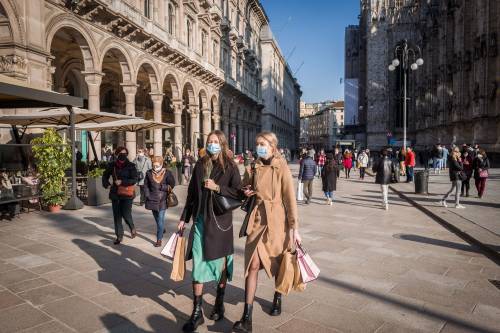 "Lockdown". "No, inutile". Scienza (ancora) divisa. L'Iss: "Misure più rigide"