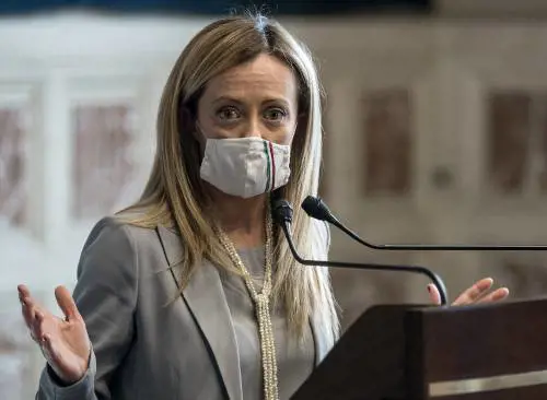 Proposta di Meloni a Lega e FI: "Formiamo intergruppo parlamentare"