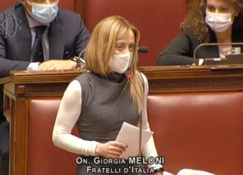 L'attacco choc di uno professore: 'Meloni? Vacca, la rana dalla...'