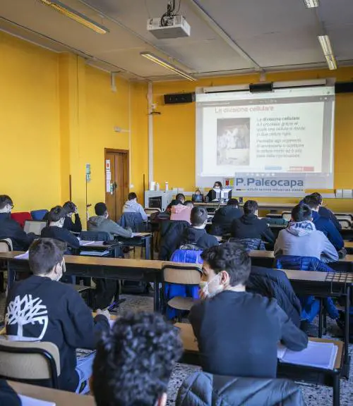 Scuola, lezioni fino al 30 giugno e maturità dal 16 giugno. "Ma esami solo orali"