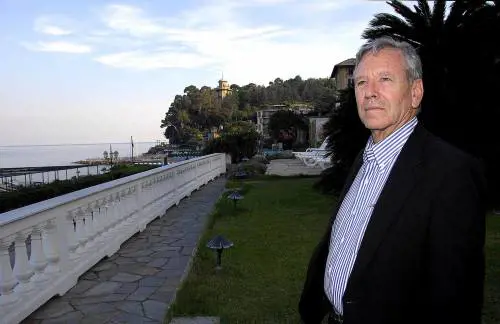 La figlia di Oz contro il padre: "Da lui percosse e umiliazioni"