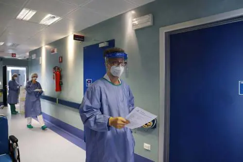 Addio al bollettino quotidiano Covid: ecco cosa ha deciso Schillaci