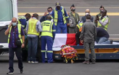 Lo strazio dei genitori: "Per noi la vita è finita". L'amico: "Luca vittima di un incidente politico"