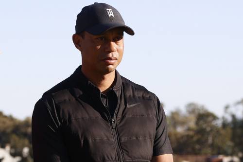"Vertigini e disidratazione": malore per Tiger Woods in campo