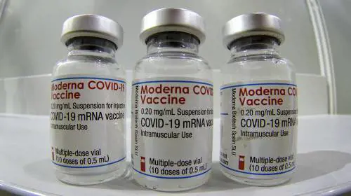 Moderna efficace al 100% sugli adolescenti. Al via la profilassi per i maturandi in Sicilia