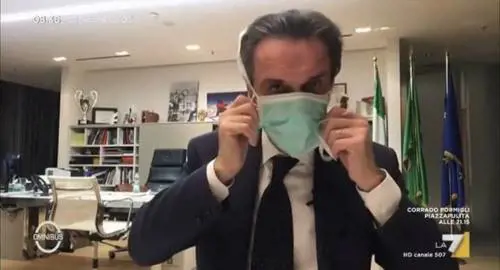 Fontana: "Mascherine? Avevo ragione io Ora basta stillicidi settimanali"
