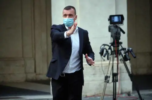 Casalino e la balla omofobia "Insultato da Salvini e Meloni"