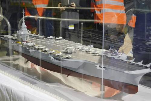 Come sarà la nuova portaerei in mano alla Marina francese