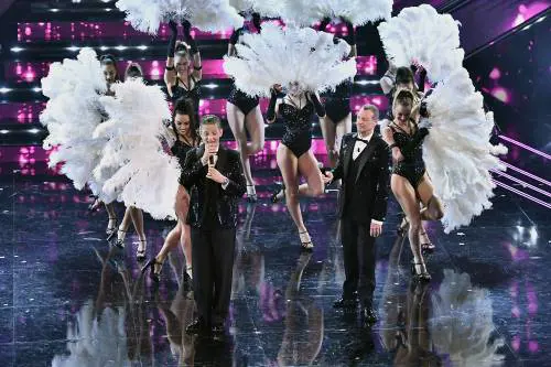 "Draghi? Una Merkel in cravatta". E Amadeus se la prende per la nave quarantena