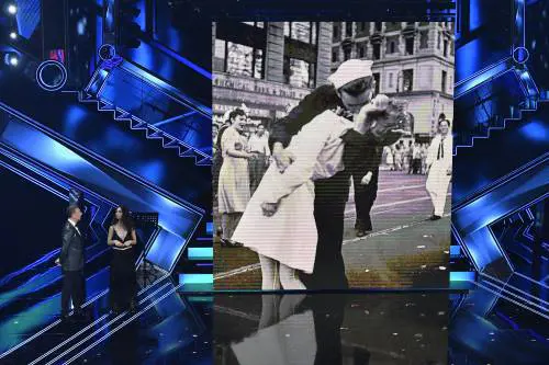 Sanremo, Matilda De Angelis mostra la foto del bacio ma sbaglia la storia 