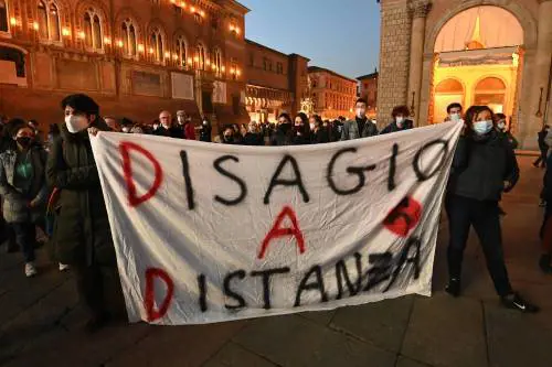 Pochissimi aiuti ricevuti, con le ferie contate. L'esercito dei genitori: non chiudete le aule