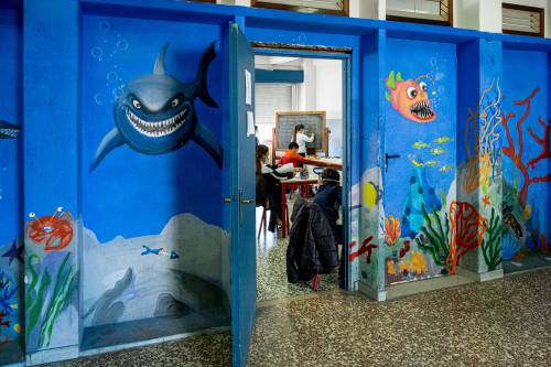 Virus minaccia la scuola. E partono i vaccini per professori e bidelli