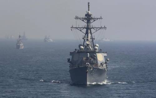 L'arma della flotta americana: sì agli sciami di droni vaganti