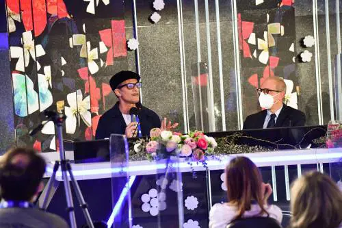 Sanremo, Fiorello in lacrime: "Mi viene un groppo in gola se ci penso"