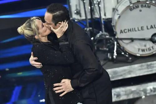 Esplode la passione tra Claudio Santamaria e Francesca Barra