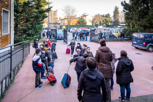 Scuole verso la chiusura: da lunedì 6 milioni in Dad. In classe solo in 5 Regioni