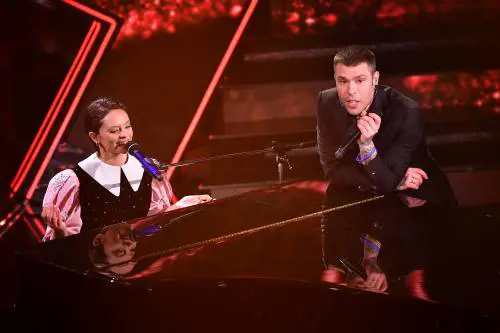 "È un optional essere intonati?". Scoppia la polemica su Sanremo