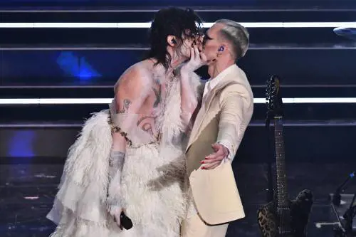 Achille Lauro si sposa ​e coinvolge Fiorello